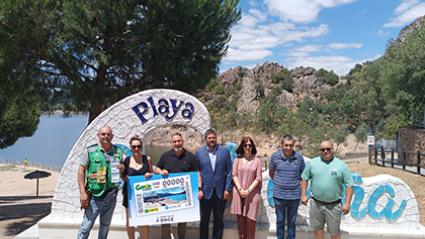 La Playa de Puerto Peña, en Talarrubias, es la imagen del cupón de la ONCE del próximo 23 de julio