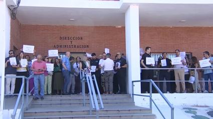 Funcionarios de prisiones se concentran en Cáceres y Badajoz tras la agresión sexual a una psicóloga en Sevilla II
