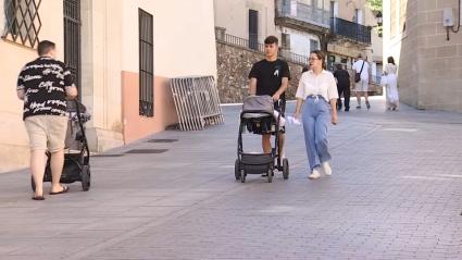 La Junta anuncia ayudas de 500 euros por nacimiento o adopción en municipios de menos de 3.000 habitantes
