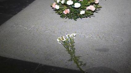 Tumba de Franco antes de ser trasladados sus restos fuera del Valle de los Caídos