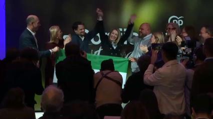 María Guardiola celebra los resultados electorales en las elecciones del 21 de diciembre