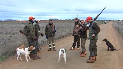 Cazadores extremeños durante una jornada de caza