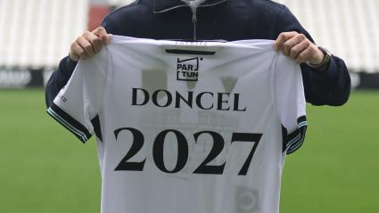 Carlos Doncel firma su renovación con el Mërida hasta 2027