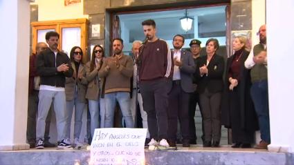 La familia Meneses Cadenas se dirige a los vecinos de Hornachos el 15 de marzo de 2026