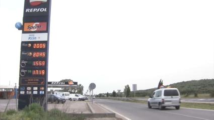 Precios de combustible en una gasolinera de la región el 7 de abril de 2026