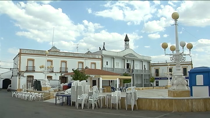 Imagen de la plaza de España de Alconchel 