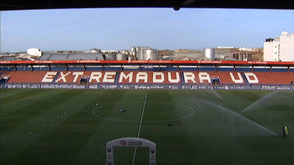 Gradas vacías del Estadio Francisco de la Hera