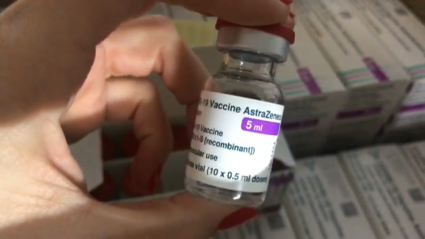 Imagen de un vial de vacuna Astrazeneca