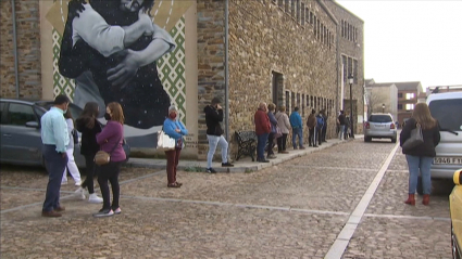 Vecinos de Guadalupe en la cola del cribado masivo de la localidad