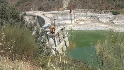 Embalse de Valdecañas, Cáceres, está en mínimos tras los desembalses para generar energía hidroeléctrica.