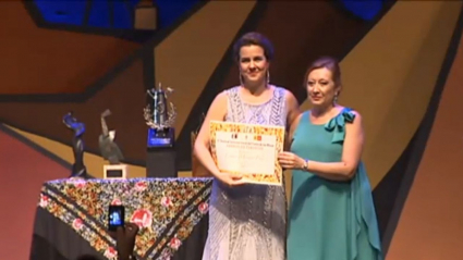 Esther Merino recibe el premio a los cantes flamencos