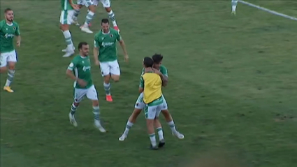 Los jugadores del CP Cacereño celebra uno de sus goles.