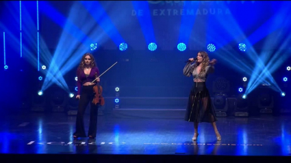 Sara y Julia Rey, Festival de la canción de Extremadura