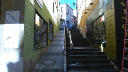 Escaleras de la calle Alzapiernas en Cáceres