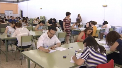 Aspirantes durante un examen de oposición. Archivo