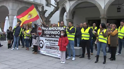 Concentración de la Plataforma Nacional en Defensa del Transporte en Villanueva de la Serena