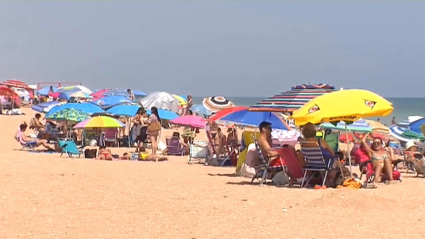 Bañistas en una de las playas de Andalucía