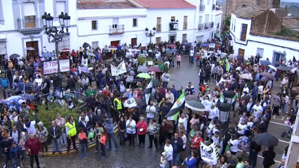 Manifestación macrovertedero Salvatierra