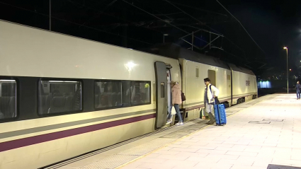 Alvia en la estación de Cáceres