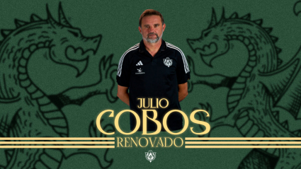 Julio Cobos, renovado como técnico del Cacereño por sexto año consecutivo.