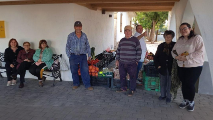 Vecinos y vecinas de Rincón de Ballesteros que participan en el reportaje "La resistencia"