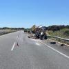 Cortado un carril de la EX-A1 en sentido a Portugal por la colisión entre un vehículo articulado contra un furgón