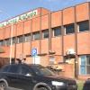 La sección sindical de UGT en el Hospital Campo Arañuelo de Navalmoral de la Mata ha alertado de la "situación de abuso y desprecio" que sufre el colectivo de Cuidados Auxiliares en Enfermería (TCAES) en relación con la licitación del servicio de limpieza y la "imposición de tareas que no les competen según el Estatuto Marco ni ningún documento reglado".  Unas "tareas impuestas fuera de funciones", ya que "con total falta de respeto" se pretende que estos trabajadores "asuman tareas que en ningún caso están