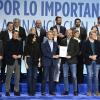 El presidente del Partido Popular, Alberto Núñez Feijóo junto a presidentes autonómicos del Partido Popular, entre ellos la extremeña María Guardiola, durante la clausura del acto de presentación de la 'Declaración de Zaragoza'