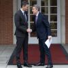 El presidente del Gobierno, Pedro Sánchez, recibe al presidente del Partido Popular, Alberto Núñez Feijóo en el Palacio de la Moncloa, a 13 de marzo de 2025