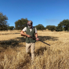 Cazador en media veda