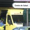 Ambulancia sanitaria en las inmediaciones del centro de salud de San Vicente de Alcántara.
