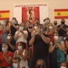 Vecinos de Navezuelas en el polideportivo del pueblo viendo los Juegos Olímpicos