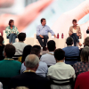 La vicepresidenta del Gobierno, Nadia Calviño (i) ,la ministra Reyes Maroto (2º i) la presidenta de Navarra , María Chivite (2º d) y el presidente de Extrmadura Guillermo Fernández-Vara. durante la mesa redonda “Avanzamos_ en Transformación Digital” que modera Manuel Escudero.(d) en la primera jornada del 40 Congreso Federal del PSOE que se celebra en Valencia