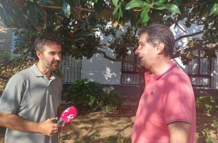 Gustavo García (derecha), durante un momento de la entrevista