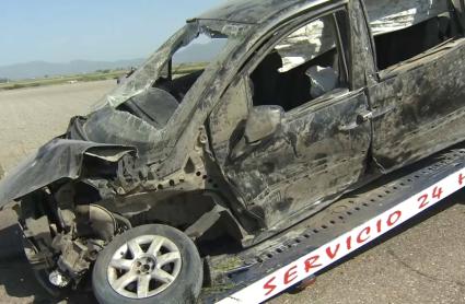 Coche accidentado en Valdehornillos