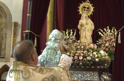 Presentación de bebés a la Virgen en Trujillo