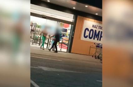 Una mujer fue sorprendida la noche de este pasado viernes robando en un supermercado en Mérida