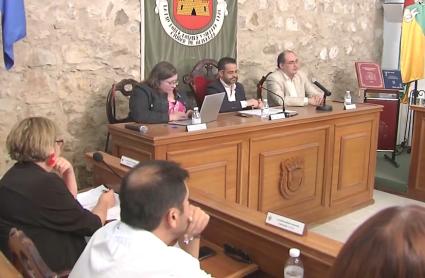 Pleno en el ayuntamiento de Olivenza