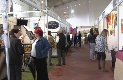 La Feria Comercial de Ribera del Fresno desafía al frío