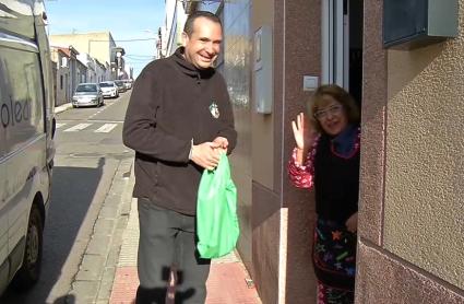 Recogida solidaria de alimentos de la Hermandad de las Lágrimas de Mérida 