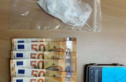 Policía Nacional detiene a una persona con cocaína y una báscula de precisión entre sus pertenencias