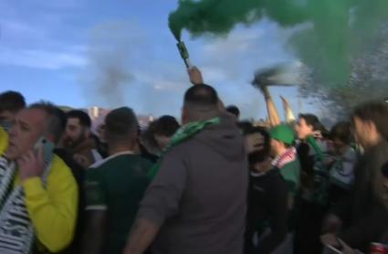 El puente y el encuentro Cacereño- Atlético llenan una ciudad volcada con su equipo