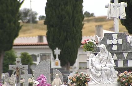 La Guardia Civil identifica al presunto responsable de vandalizar varios columbarios del Cementerio Nuevo de Badajoz