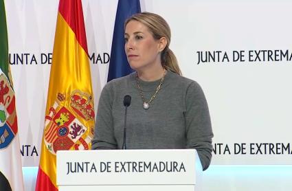 María Guardiola: "Las mujeres no necesitamos que nos susurre un hombre al oído para tomar decisiones"