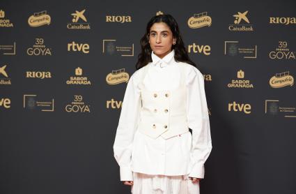 La actriz Carolina Yuste posa en la alfombra roja de la 39º edición de los Premios Goya