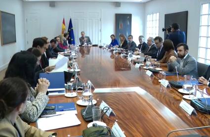 El Gobierno explica que los cortafuegos actuaron y sitúa la primera oscilación probablemente en Extremadura