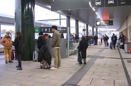 Renfe garantiza la devolución de los equipajes de los trenes evacuados tras el apagón del lunes