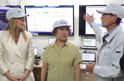 La presidenta de la Junta de Extremadura, María Guardiola, ha visitado Zama Plant, la gigafactoría más antigua de AESC
