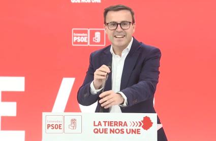 Miguel Ángel Gallardo, durante la rueda de prensa en la que anuncia que dejará la Diputación de Badajoz y dará el salto a la Asamblea de Extremadura