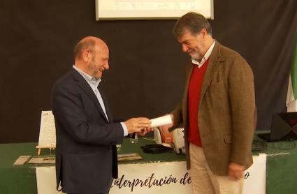 Premio en Losar de la Vera a Pedro Alonso por su vacuna pionera contra la malaria